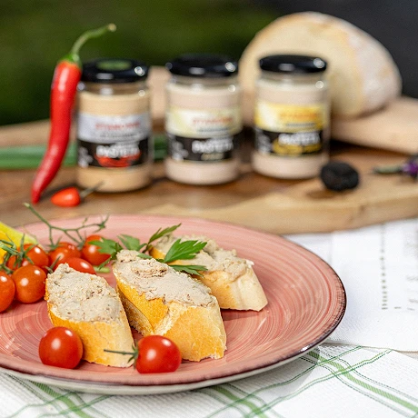 Tradicija v steklenem kozarcu: Stanonikova svinjsk...