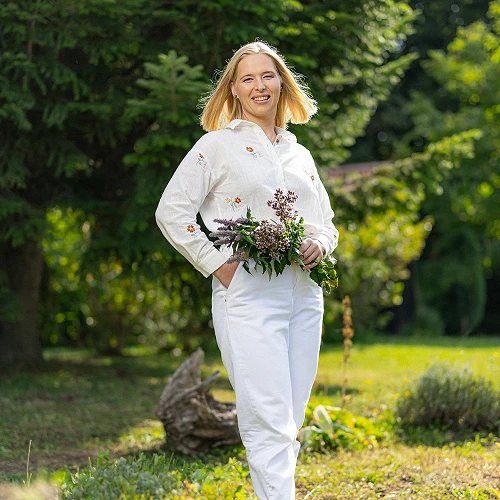 Slovenska zeliščarka razkrila recept za najboljšo čajno mešanico