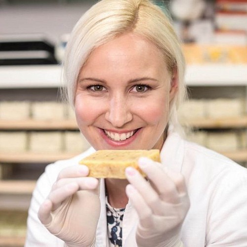 ODORI - Skoraj vse, kar potrebuje, pridela sama: Linija izredno uravnoteženih naravnih čistil z BIO-certifikatom